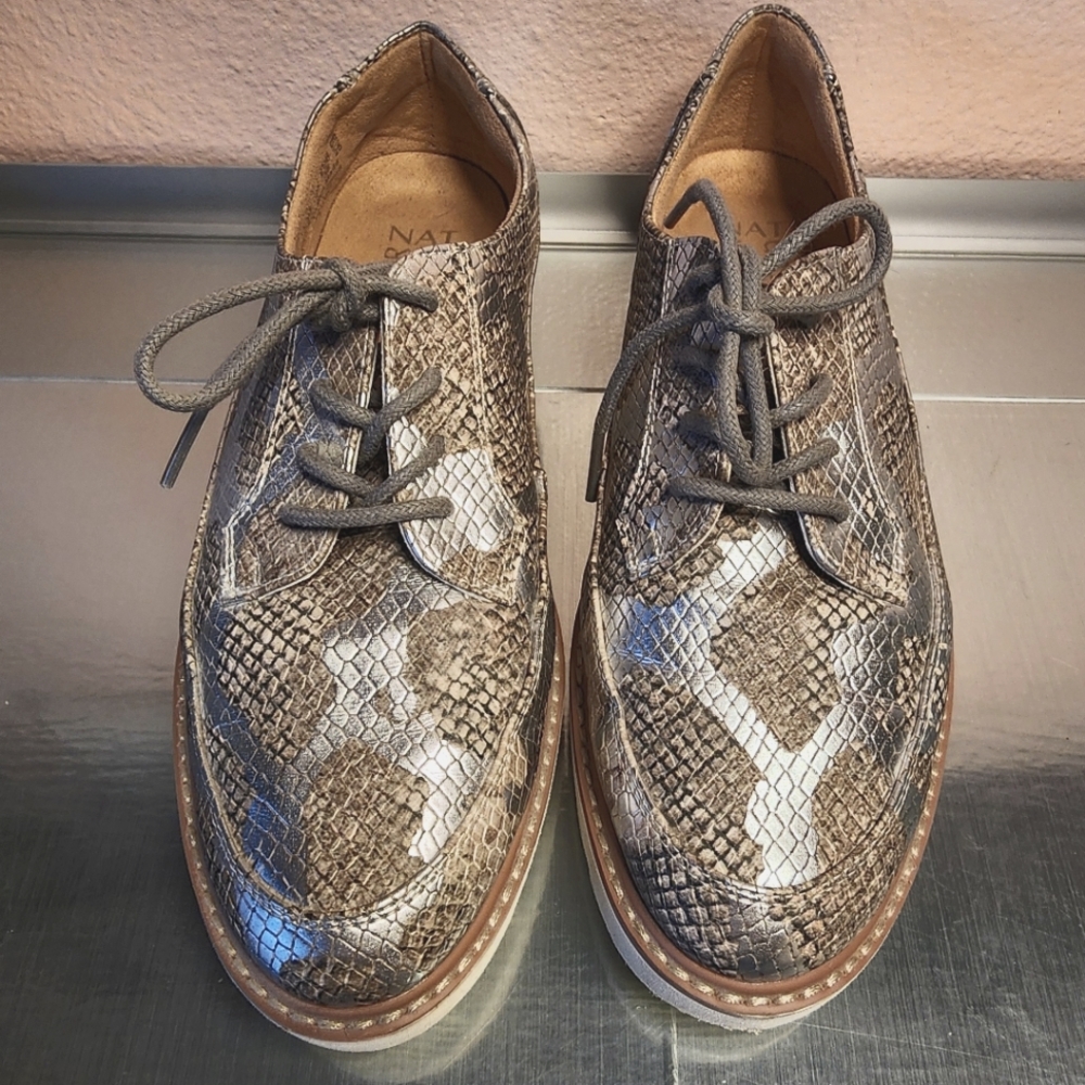 Naturalizer Silver Oxford Size 8